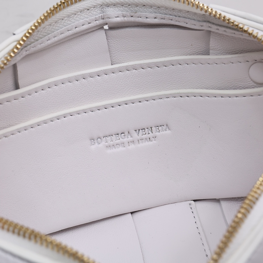Bottega Veneta Mini Cassette Umhängetasche - EUR FASHION