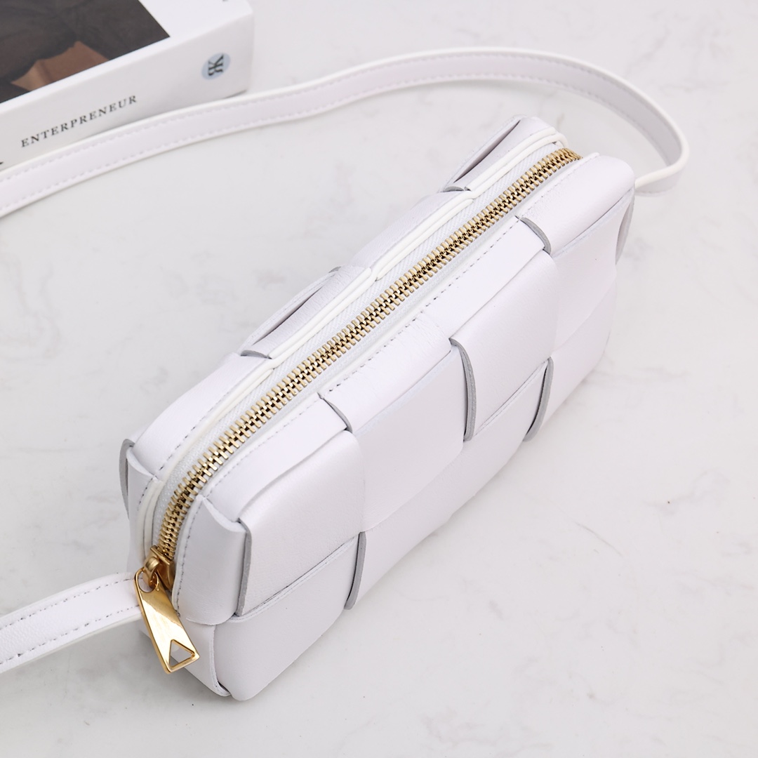 Bottega Veneta Mini Cassette Umhängetasche - EUR FASHION