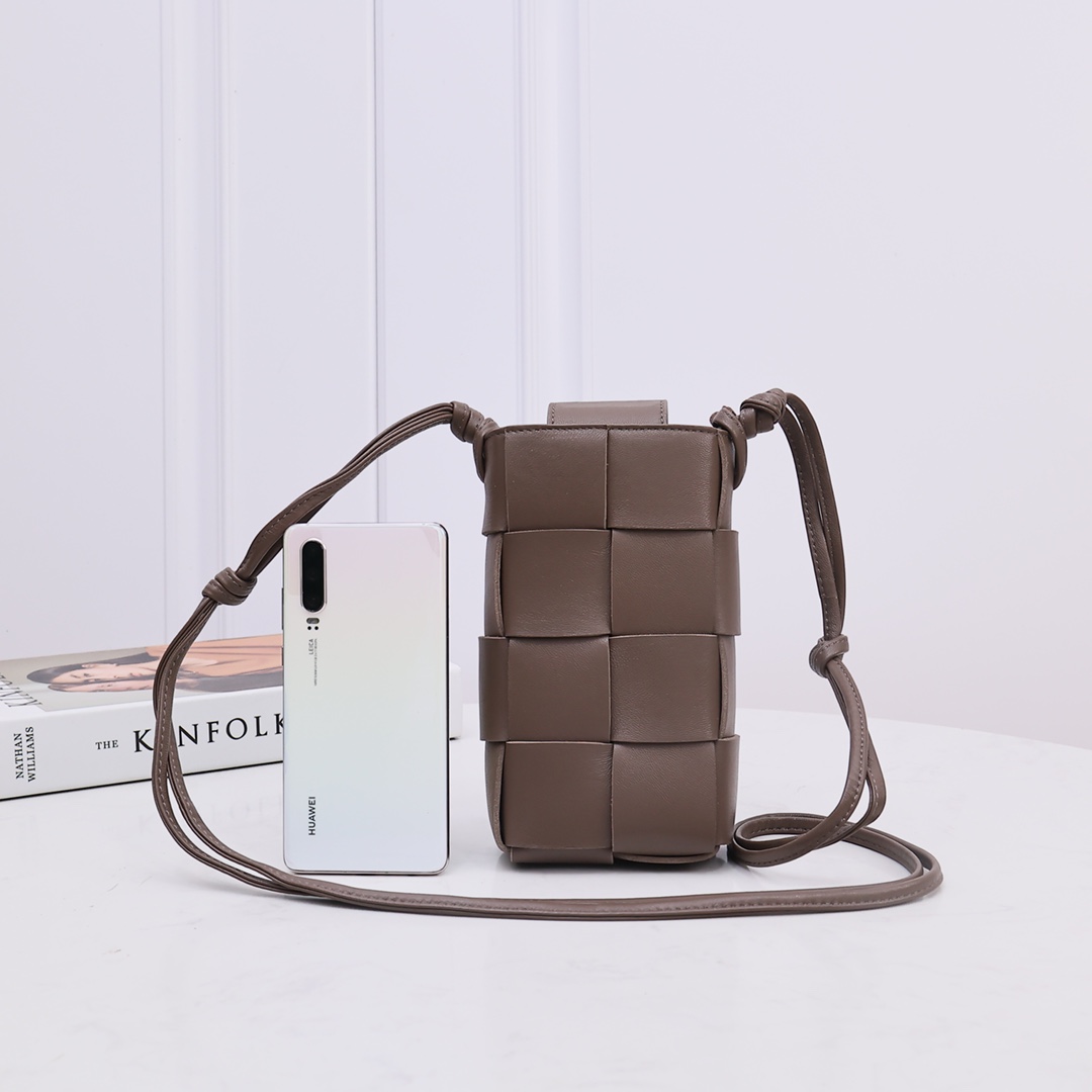 Bottega Veneta Mini Cassette Umhängetasche - EUR FASHION