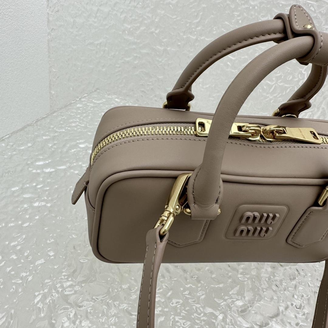 Miu Miu Arcadie Ledertasche - EUR FASHION