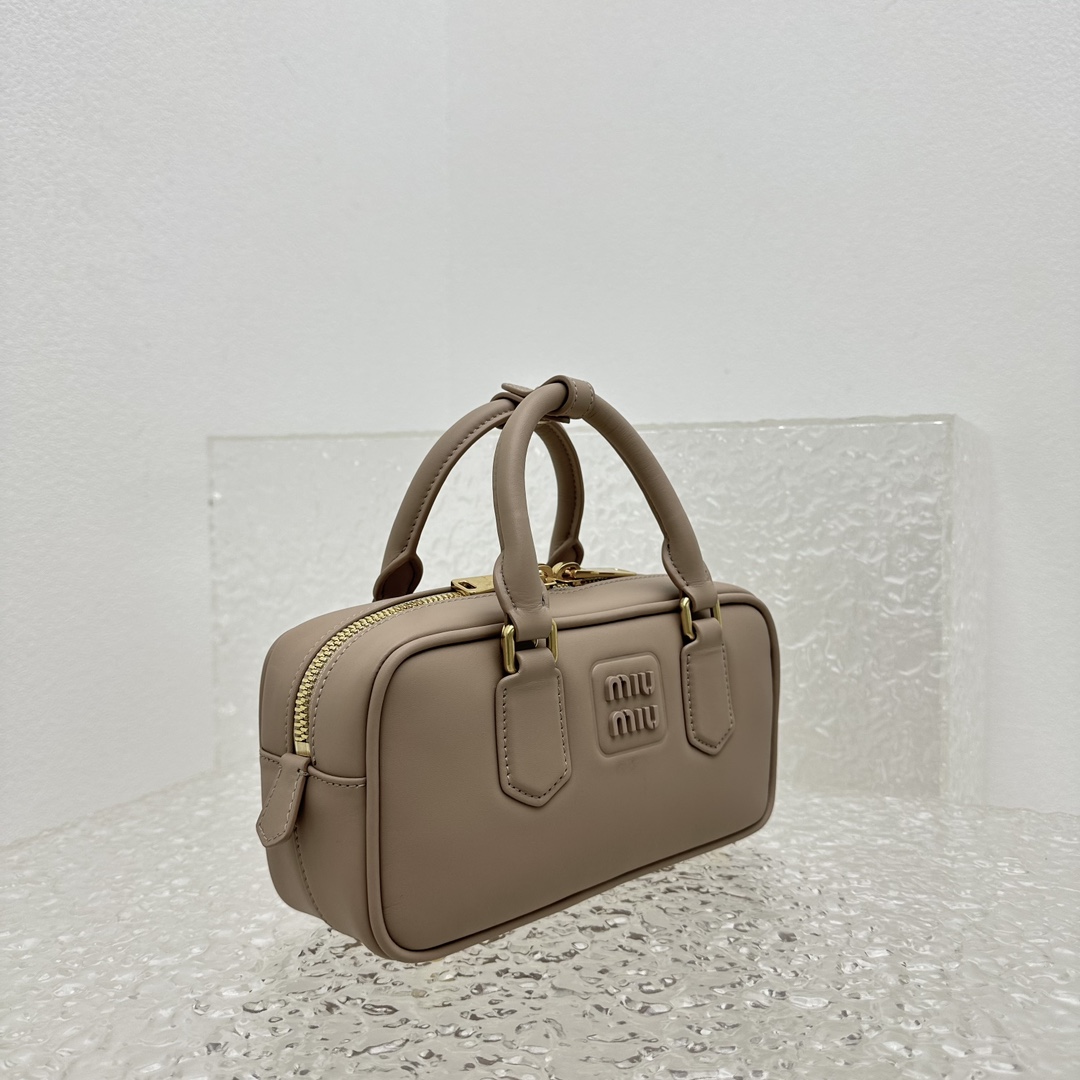 Miu Miu Arcadie Ledertasche - EUR FASHION