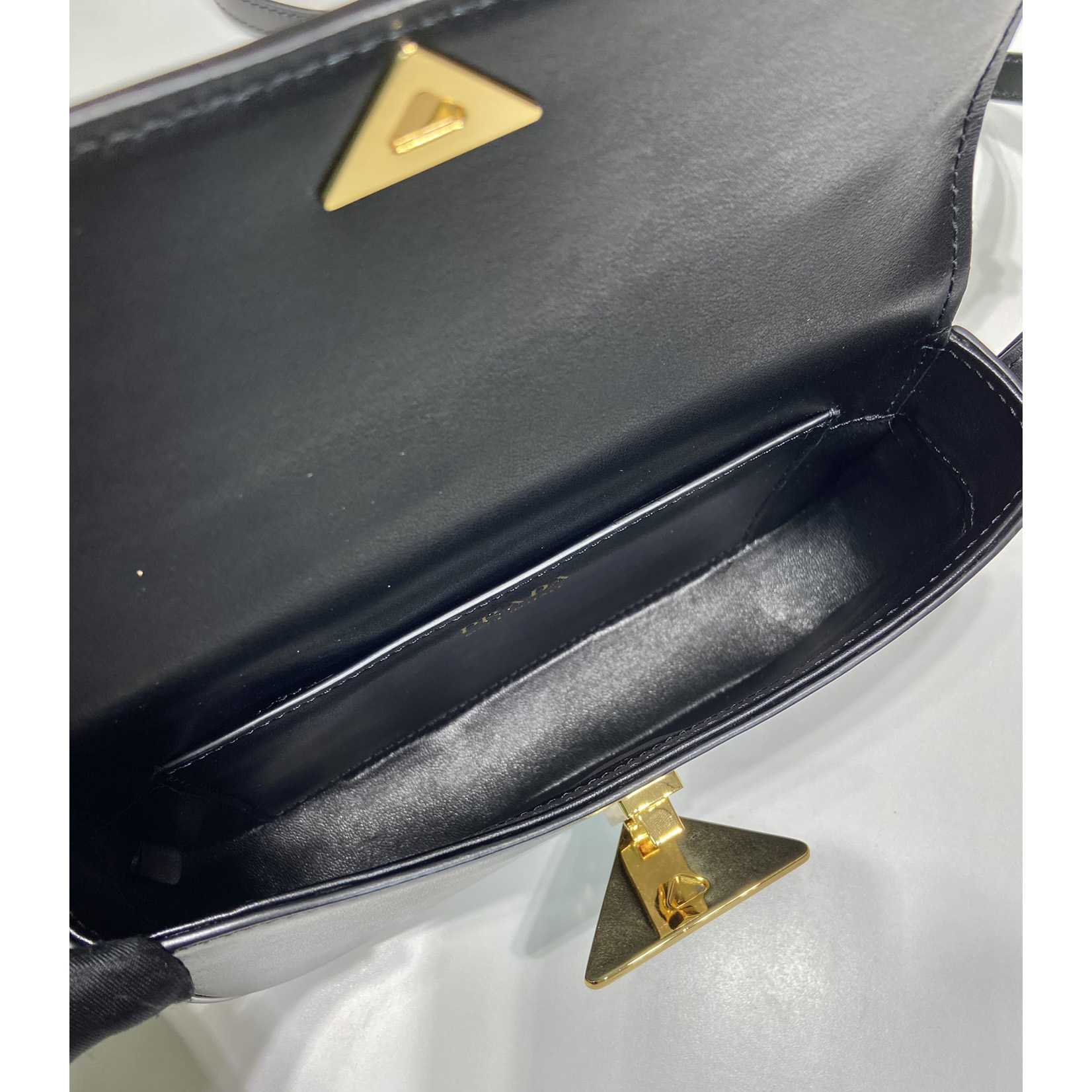 Umhängetasche aus Prada-Leder - EUR FASHION