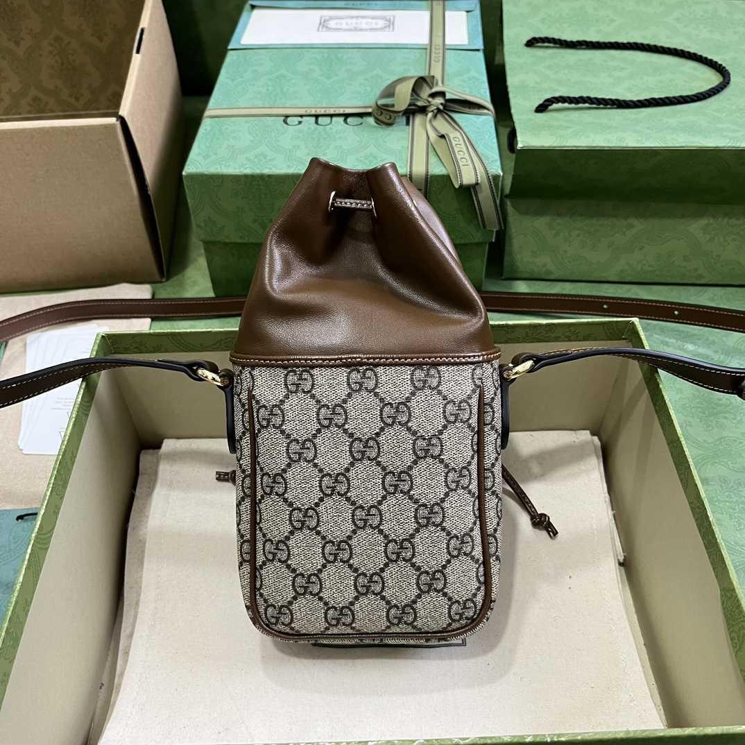 Gucci GG Mini-Beuteltasche mit ineinandergreifendem G - EUR FASHION