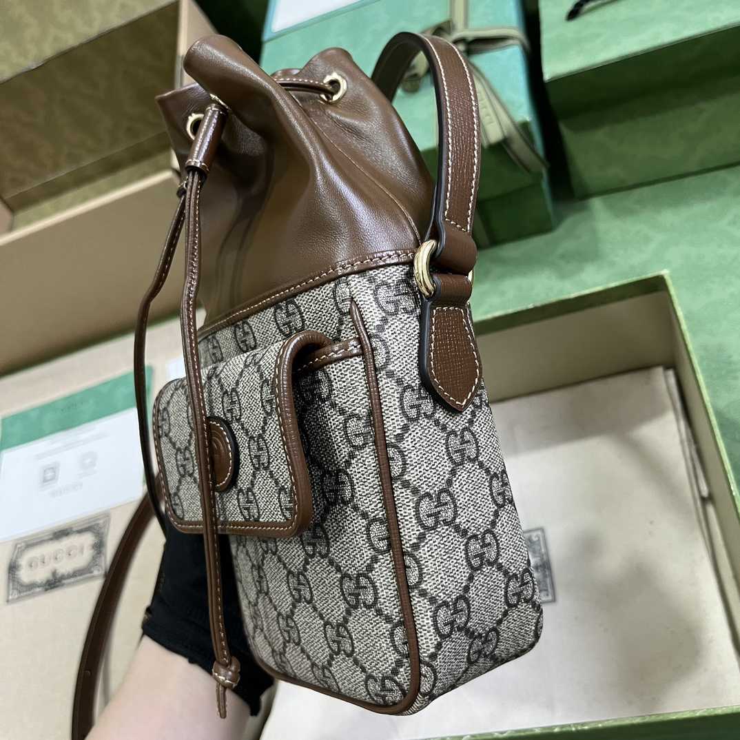 Gucci GG Mini-Beuteltasche mit ineinandergreifendem G - EUR FASHION