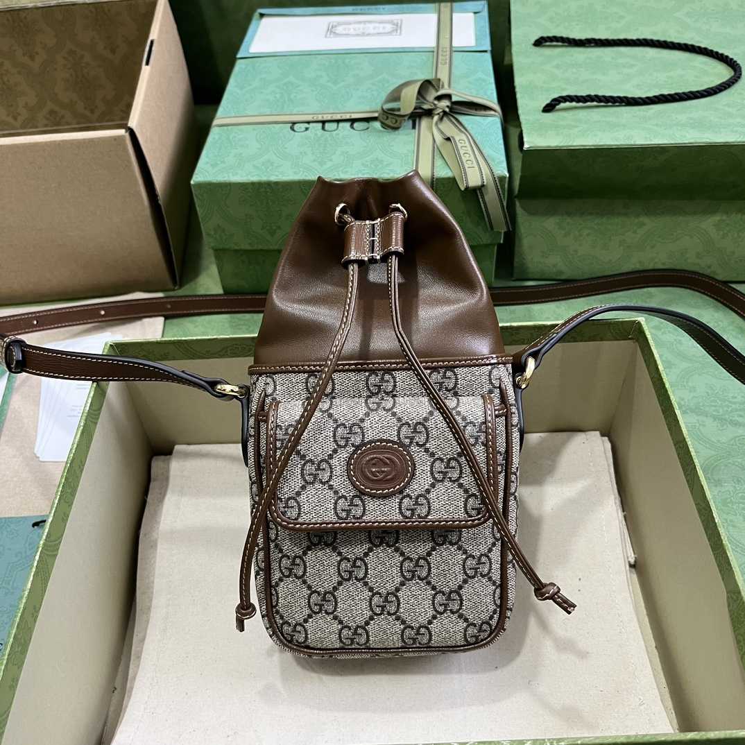 Gucci GG Mini-Beuteltasche mit ineinandergreifendem G - EUR FASHION