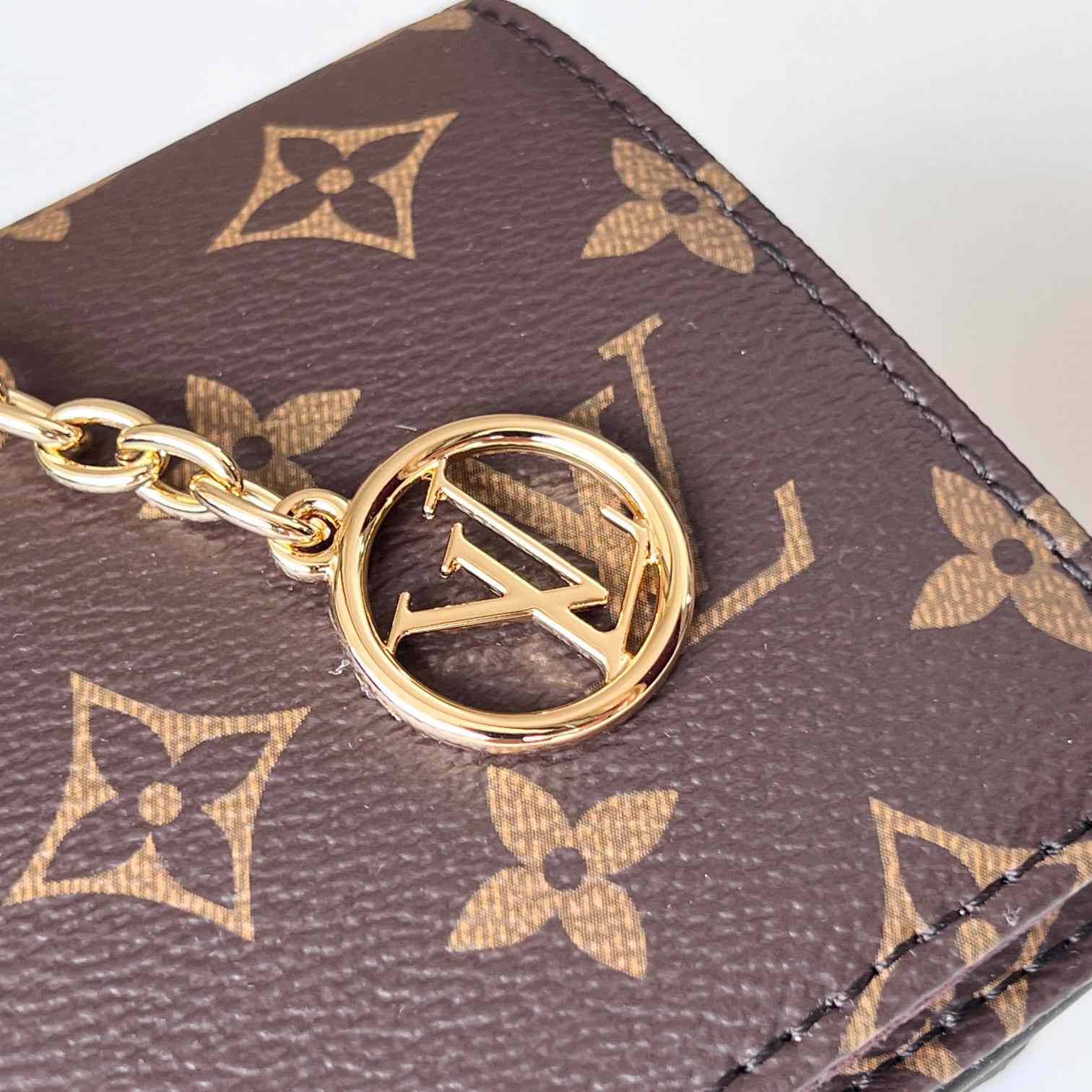 Louis Vuitton Geldbörse mit Kette Lilie (20,7 x 10,2 x 3,5 cm) M82509 - EUR FASHION