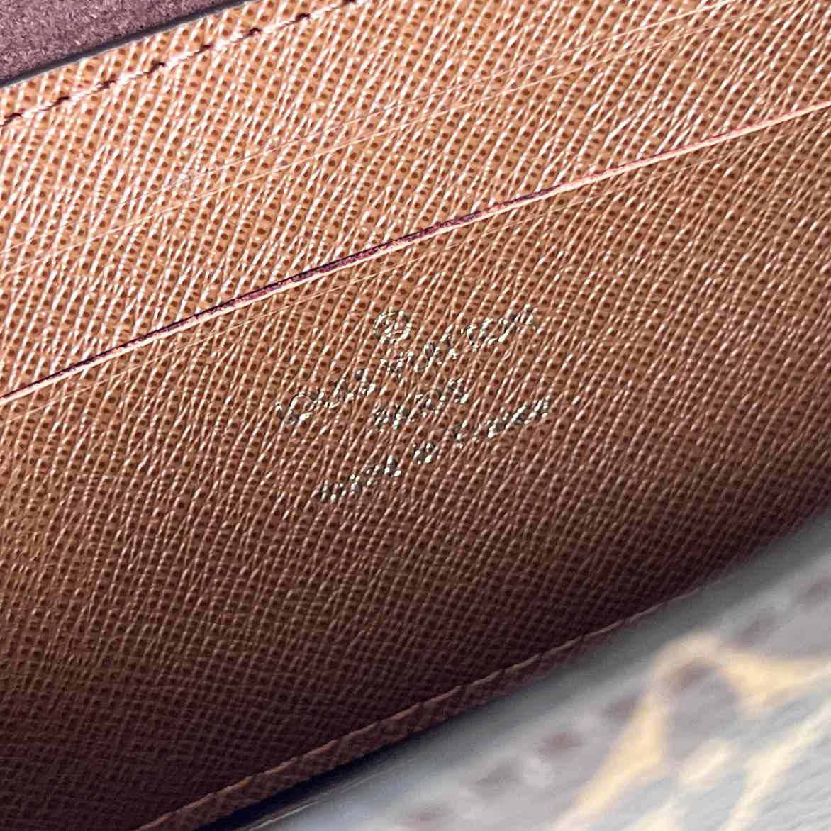 Louis Vuitton Geldbörse mit Kette Lilie (20,7 x 10,2 x 3,5 cm) M82509 - EUR FASHION