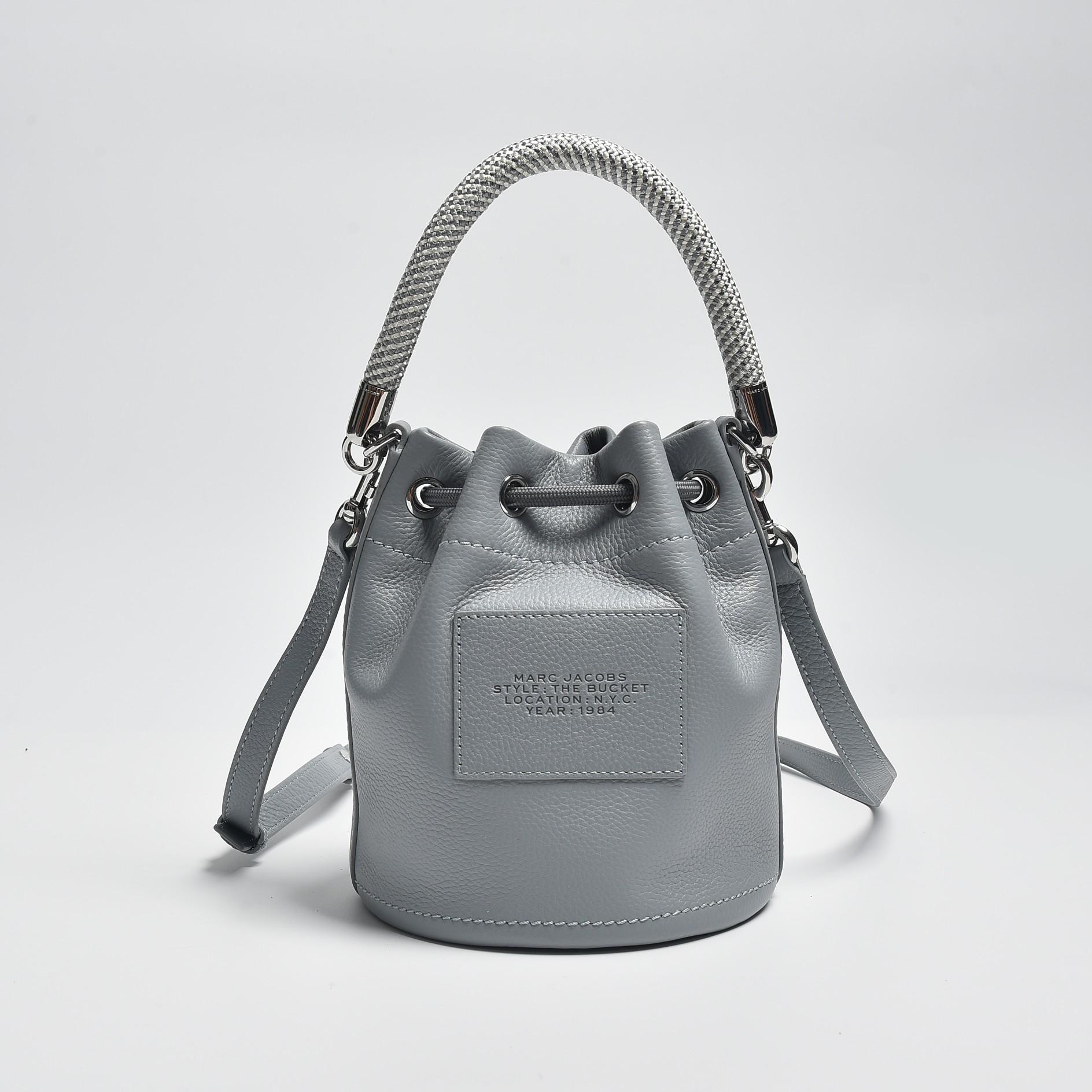 Marc Jacobs Damen-Bucket-Tasche aus Leder - EUR FASHION