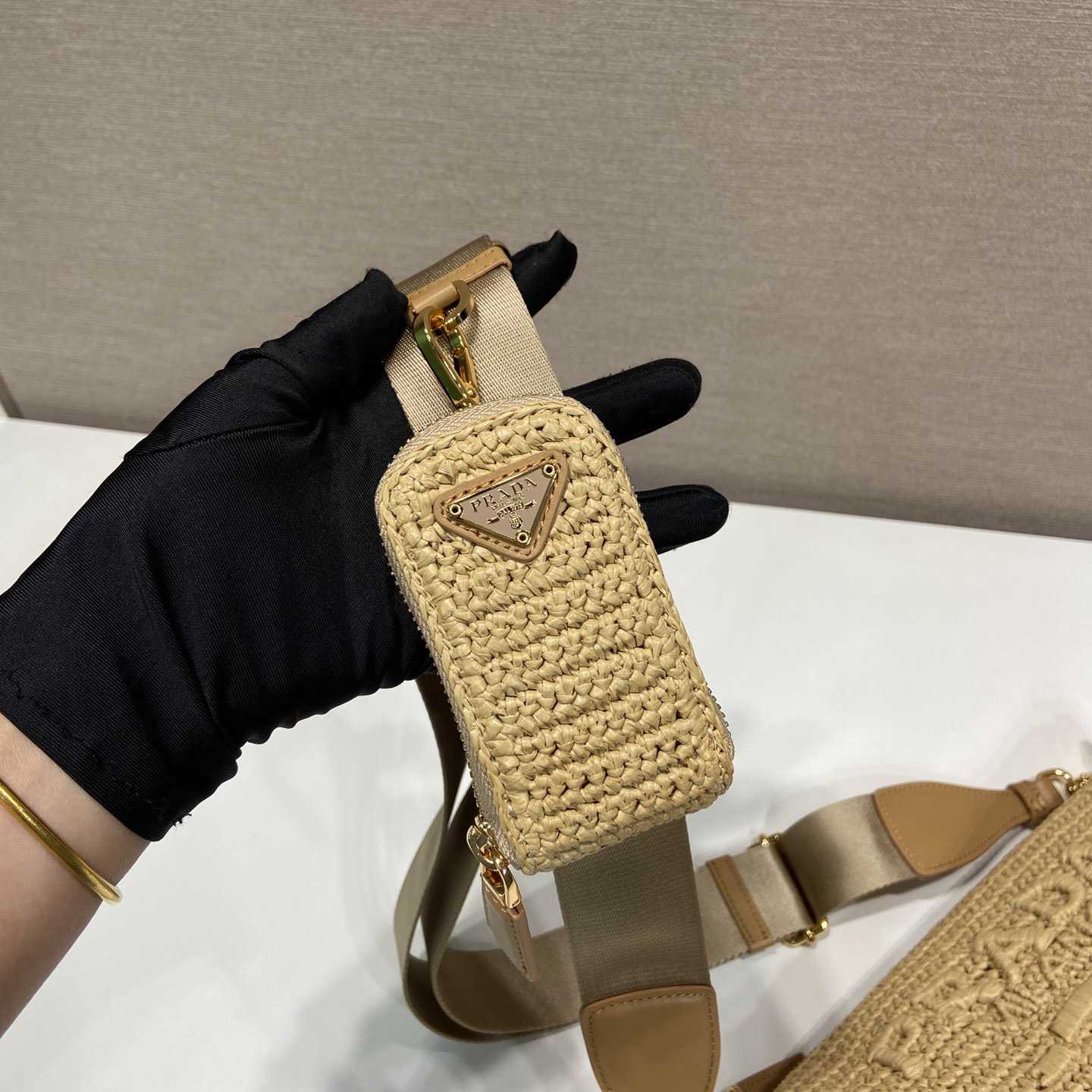 Prada Dreieckige Häkel-Umhängetasche - EUR FASHION