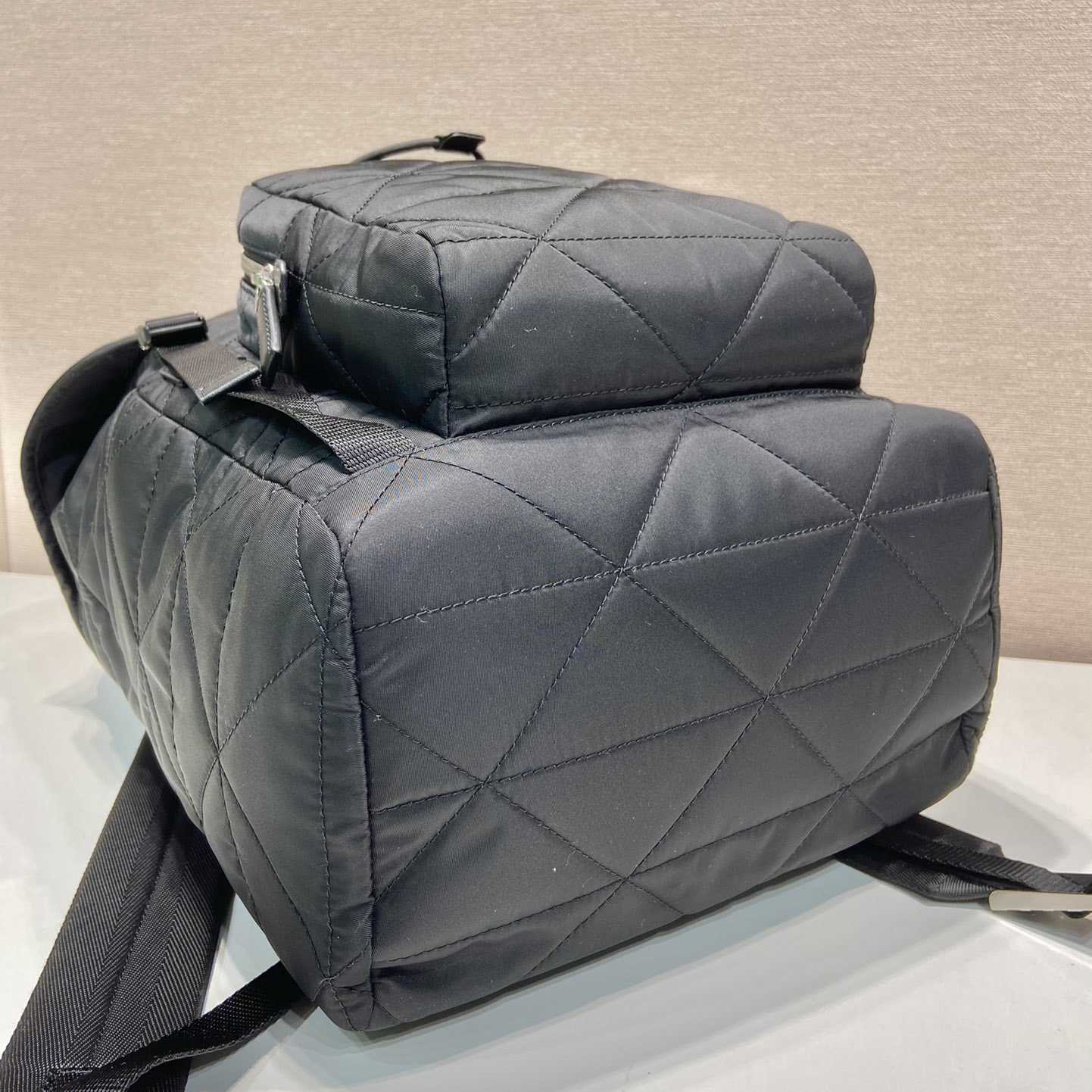 Prada Re-Nylon-Rucksack mit Steppnähten - EUR FASHION