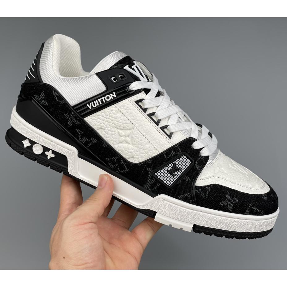 Louis Vuitton Trainer-Sneaker in Schwarz und Weiß (nach britischer Größe) - EUR FASHION