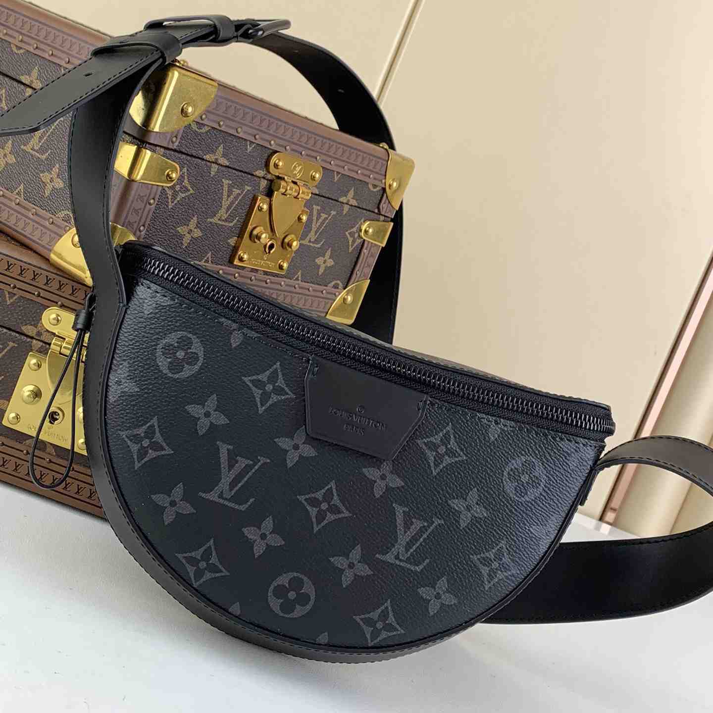 Louis Vuitton LV Moon Umhängetasche (24,5 x 16 x 4,5 cm) M23835 - EUR FASHION