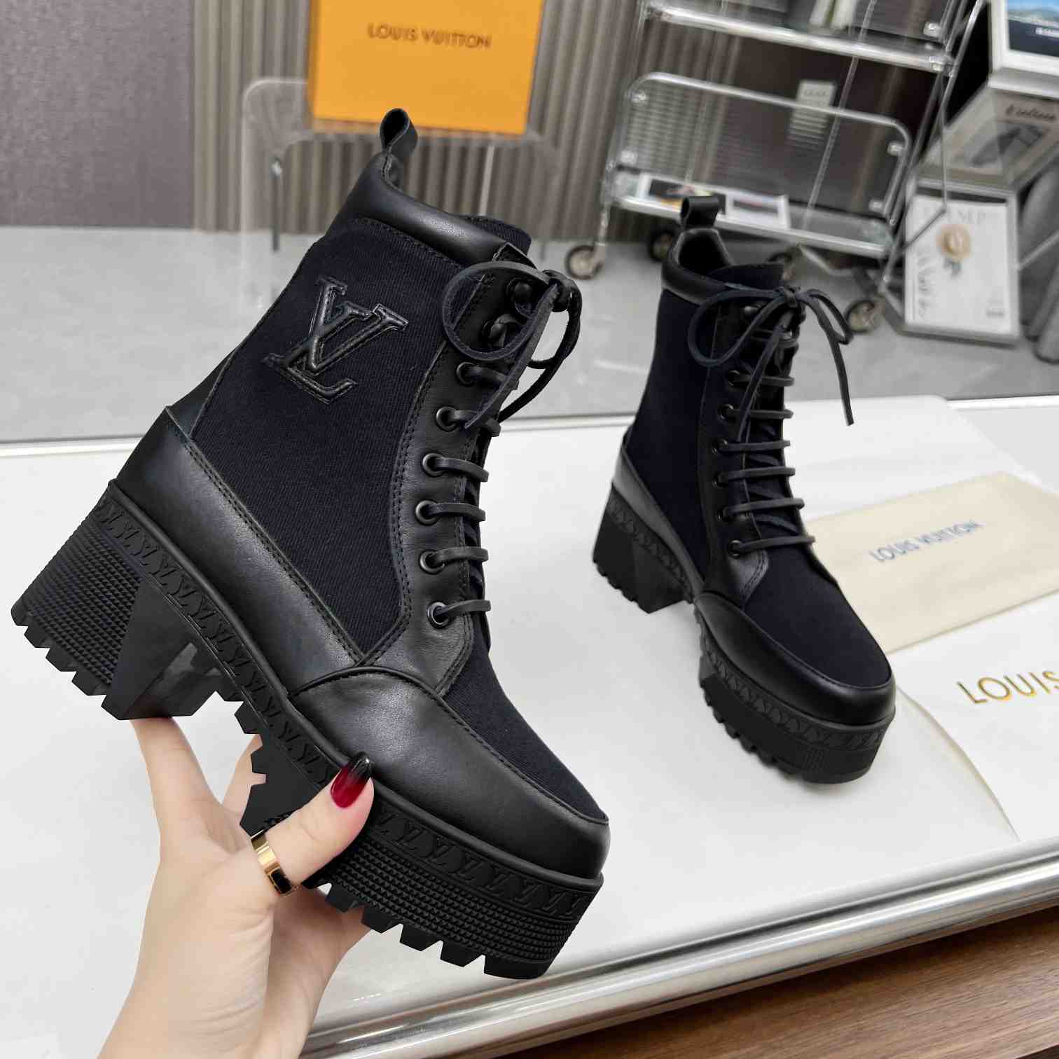 Louis Vuitton Laureate Platform Wüstenstiefel - EUR FASHION