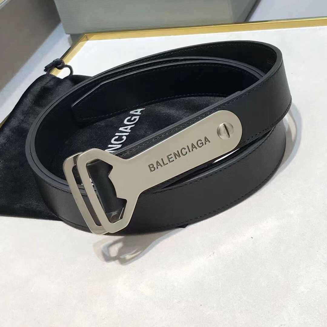 Balenciaga Flaschenöffner-D-Ring-Gürtel in Schwarz - EUR FASHION