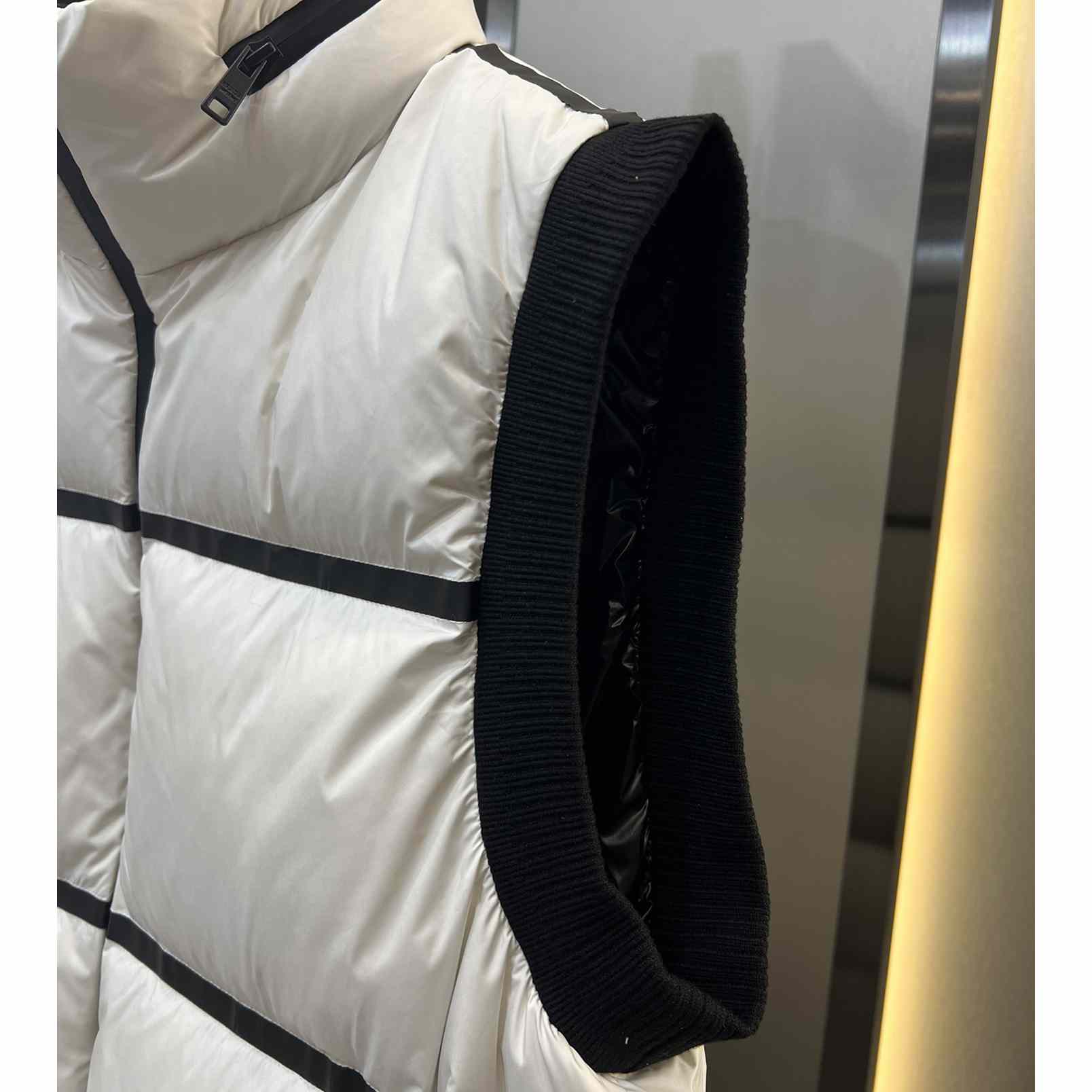Leichte Daunenweste aus technischem Stoff von Prada - EUR FASHION