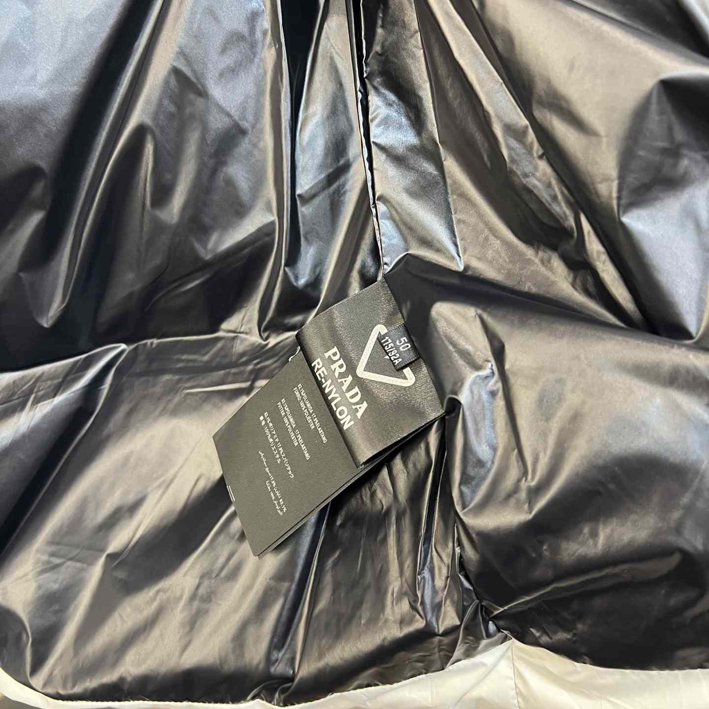 Leichte Daunenweste aus technischem Stoff von Prada - EUR FASHION