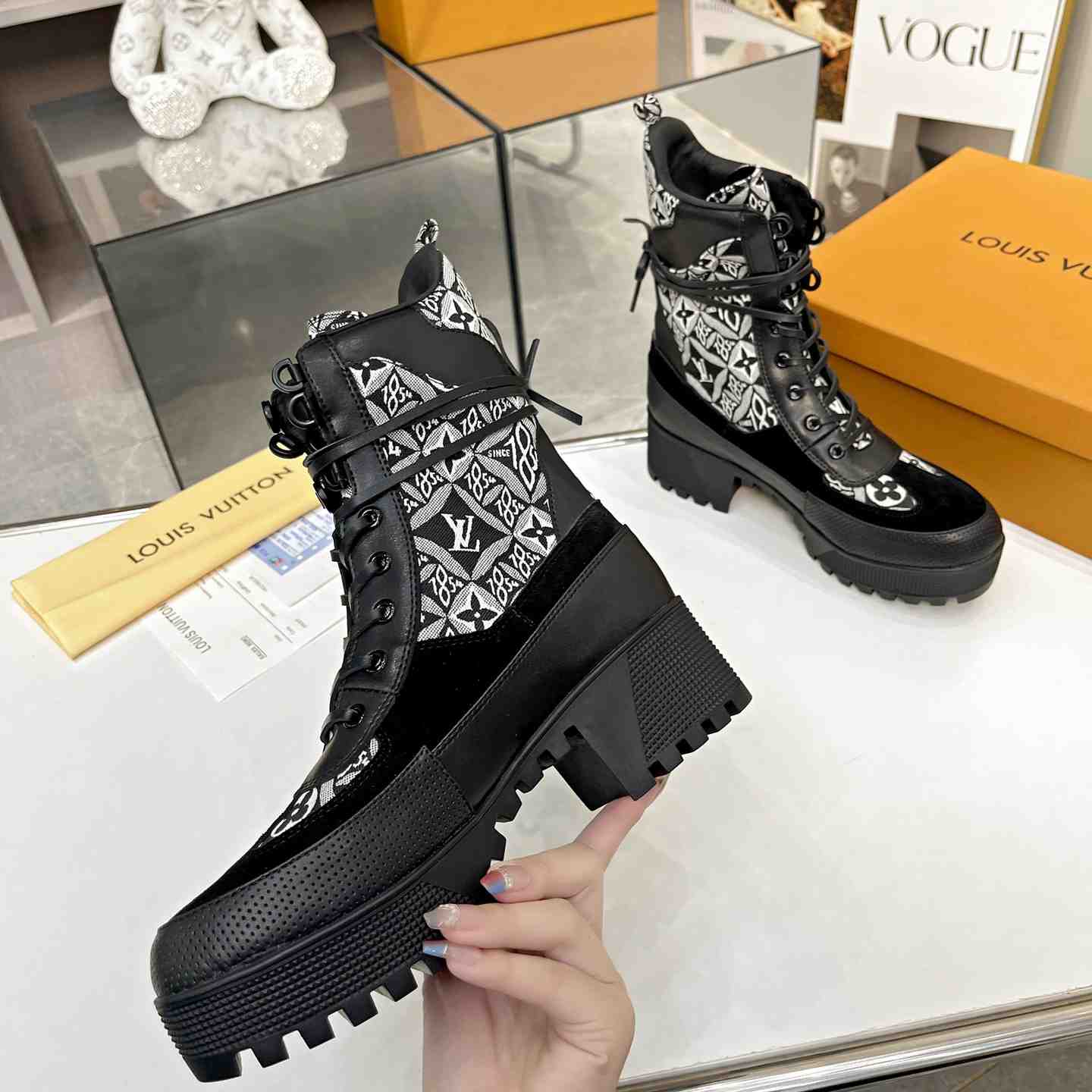 Louis Vuitton Laureate Desert Boots mit Plateausohle - EUR FASHION