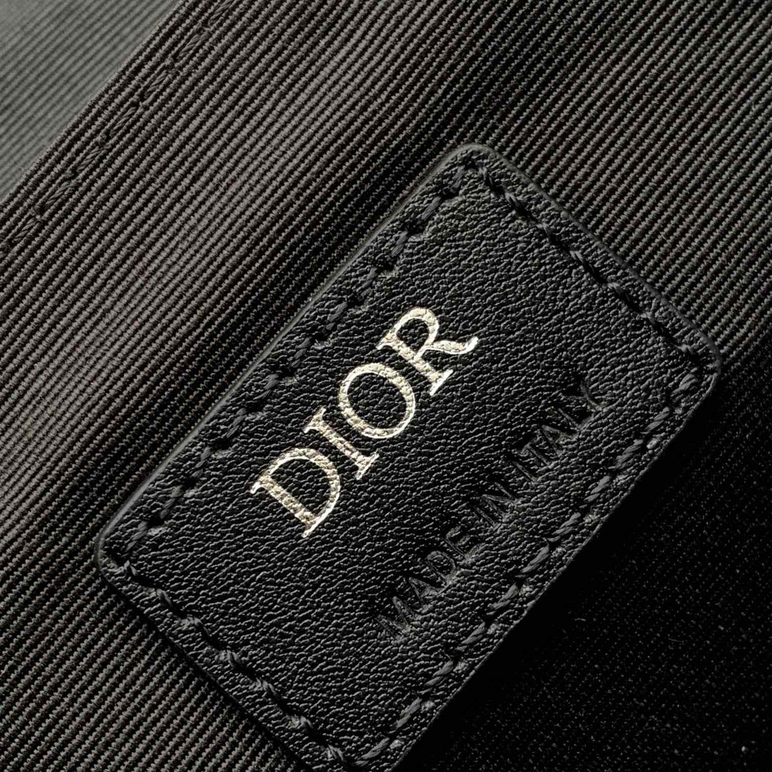 Dior Mini Dior Hit The Road Tasche - EUR FASHION