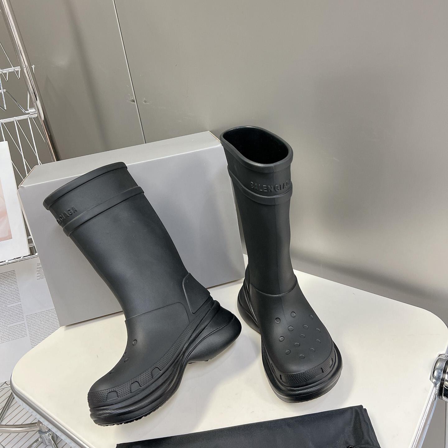 Balenciaga Crocs™ Stiefel aus schwarzem Gummi - EUR FASHION
