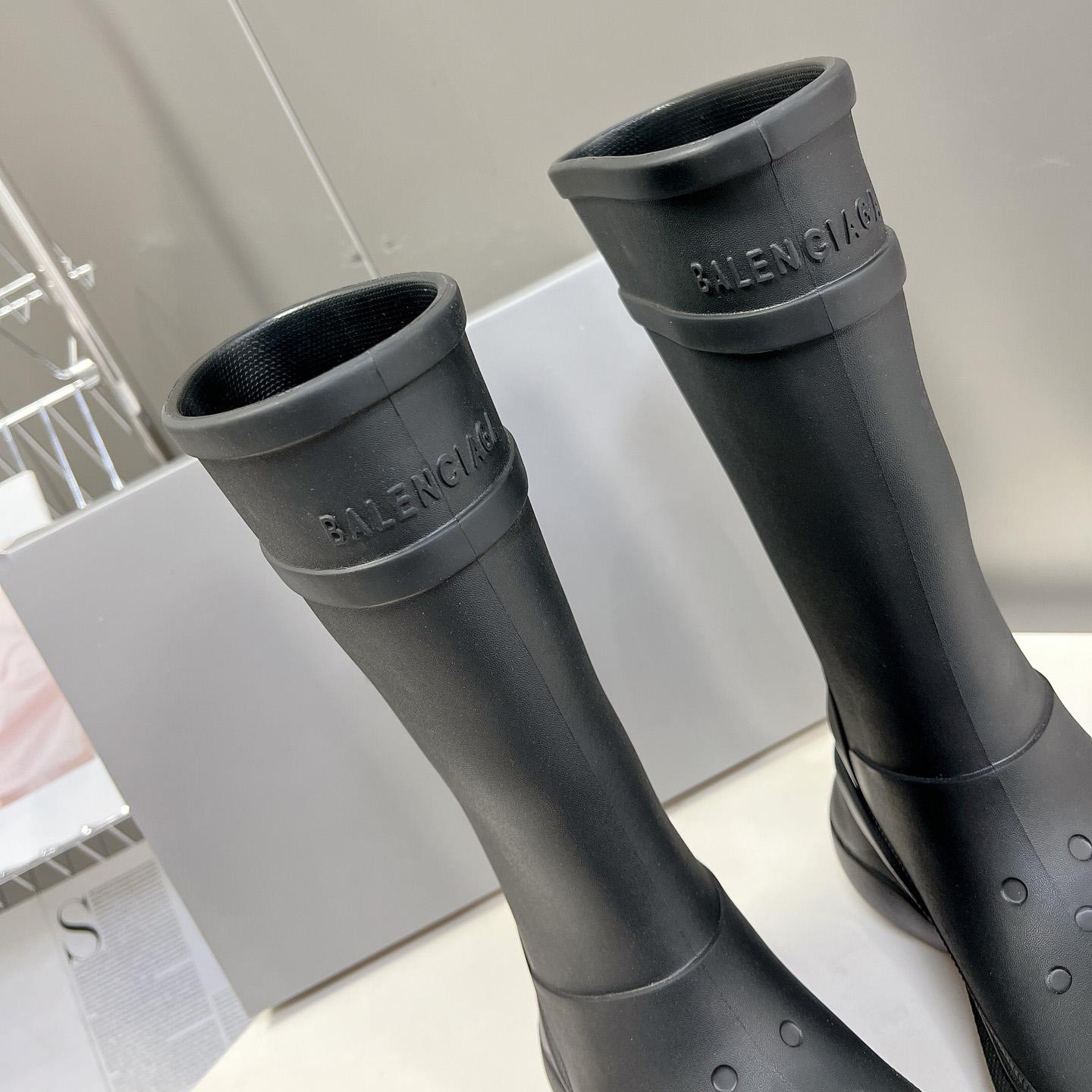 Balenciaga Crocs™ Stiefel aus schwarzem Gummi - EUR FASHION