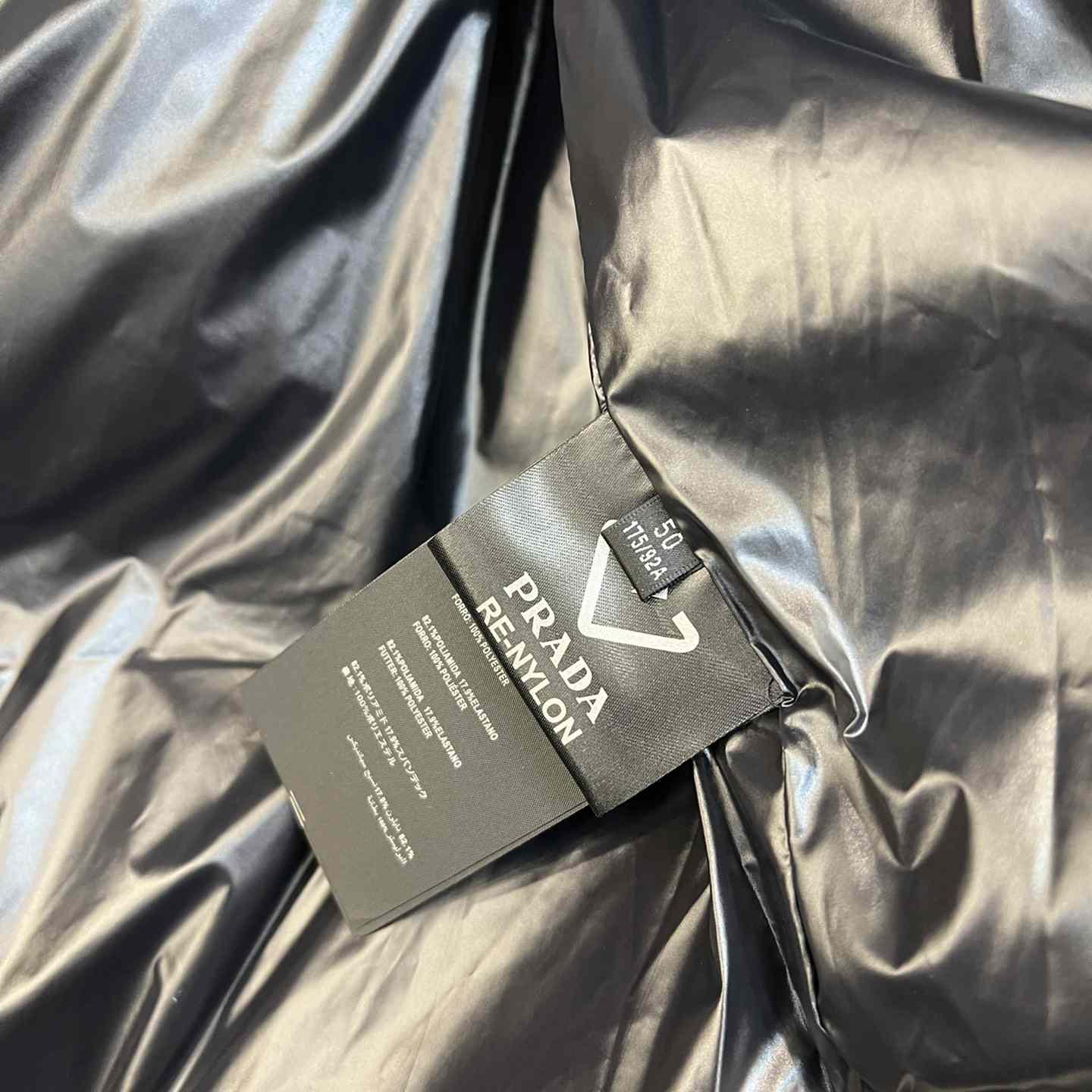Leichte Daunenweste aus technischem Stoff von Prada - EUR FASHION