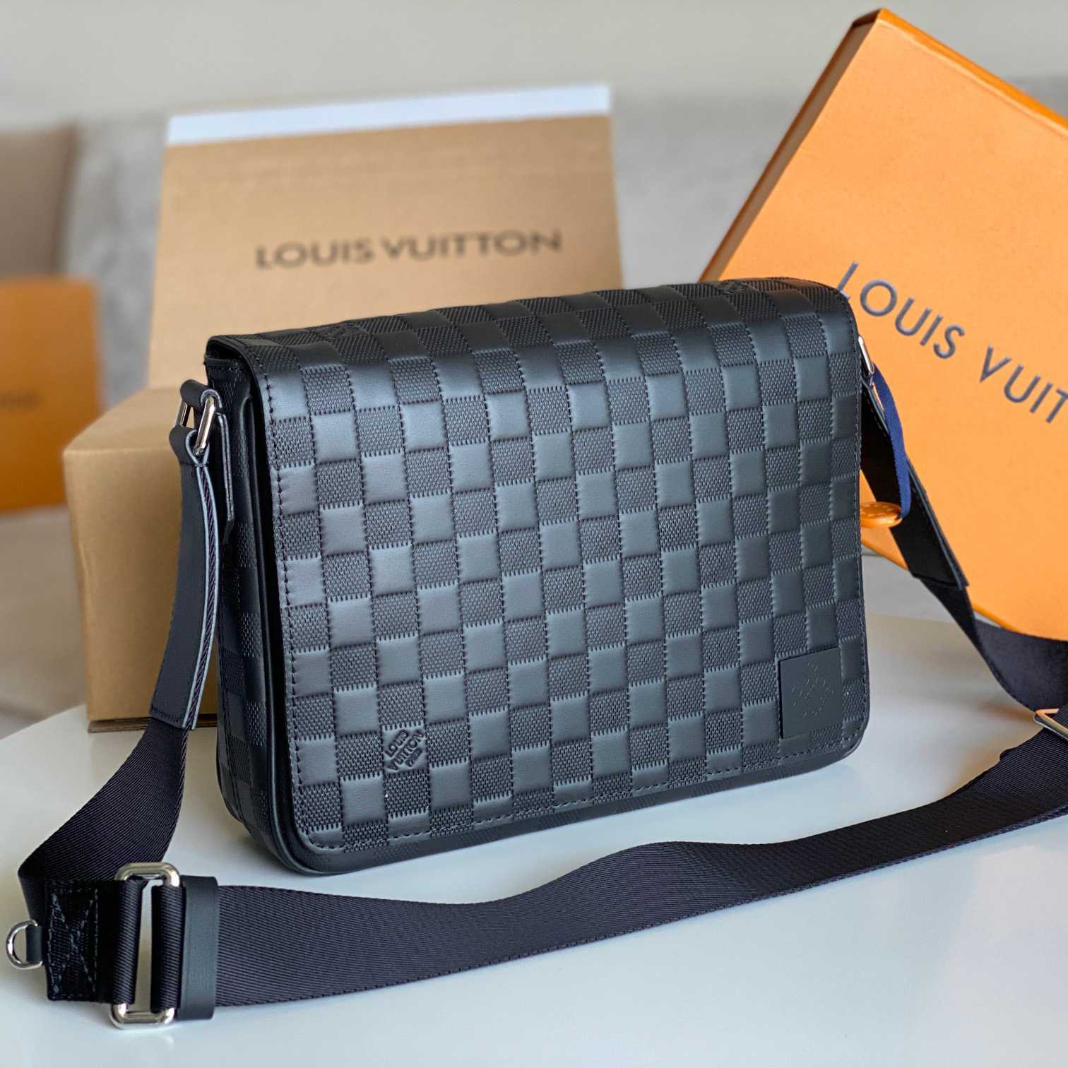 Louis Vuitton District PM (26 x 20 x 7 cm) N42711 - EUR FASHION