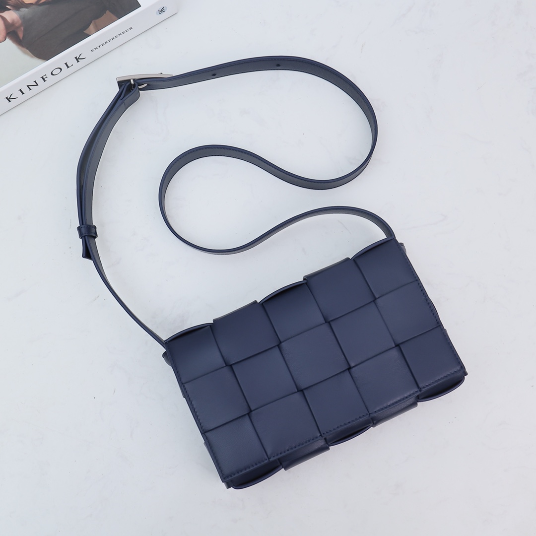 Bottega Veneta Kassette - EUR FASHION