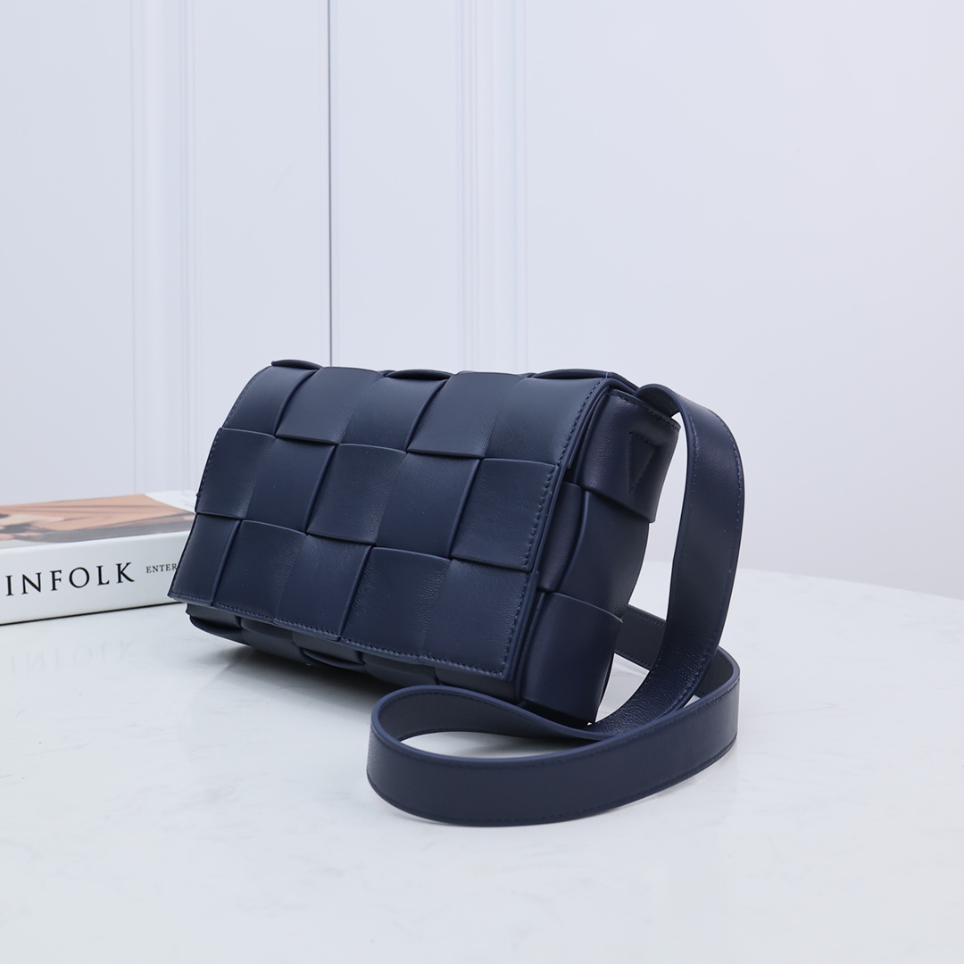 Bottega Veneta Kassette - EUR FASHION