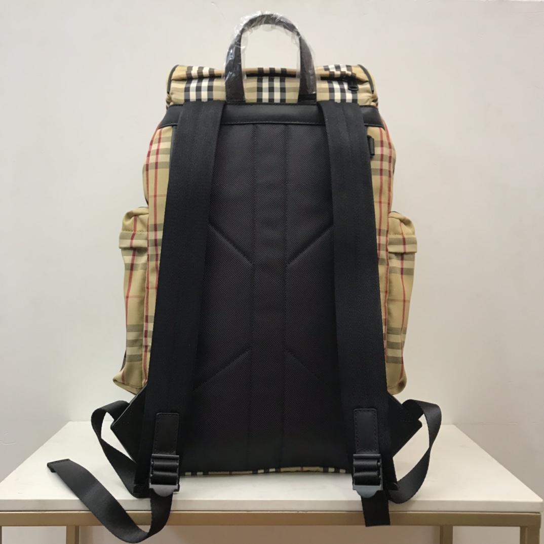 Burberry Murray Archive Check Rucksack mit Kordelzug (30 x 17 x 50 cm) - EUR FASHION