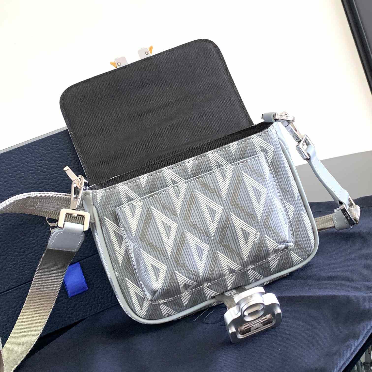 Dior Mini Dior Hit The Road Tasche - EUR FASHION