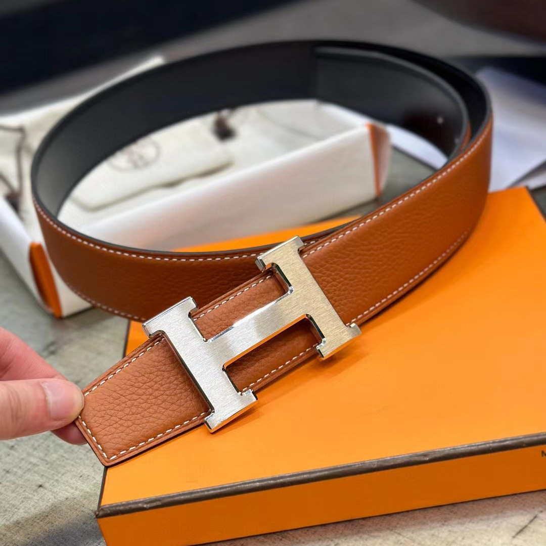 Hermes H-Gürtelschnalle und wendbares Lederarmband - EUR FASHION