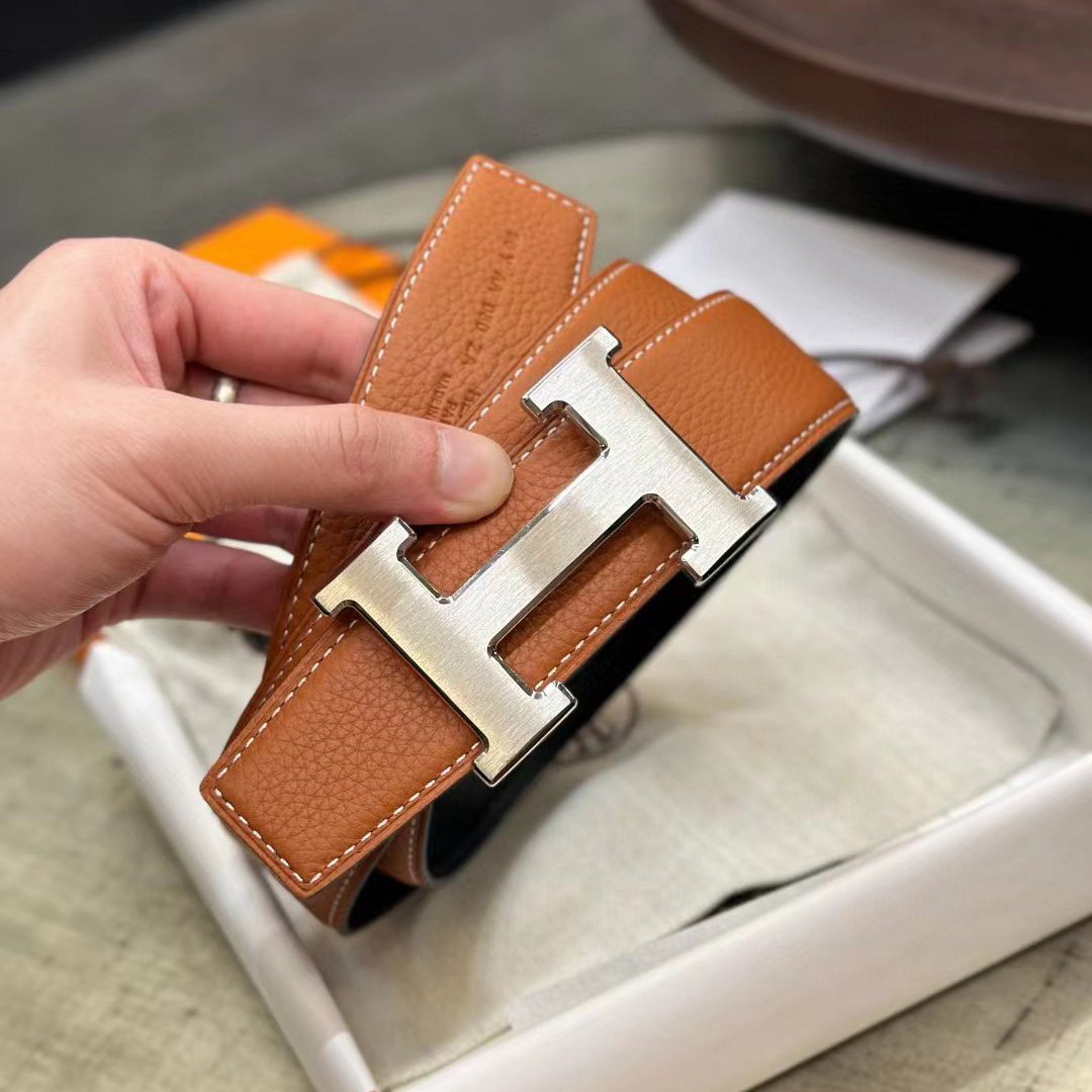 Hermes H-Gürtelschnalle und wendbares Lederarmband - EUR FASHION