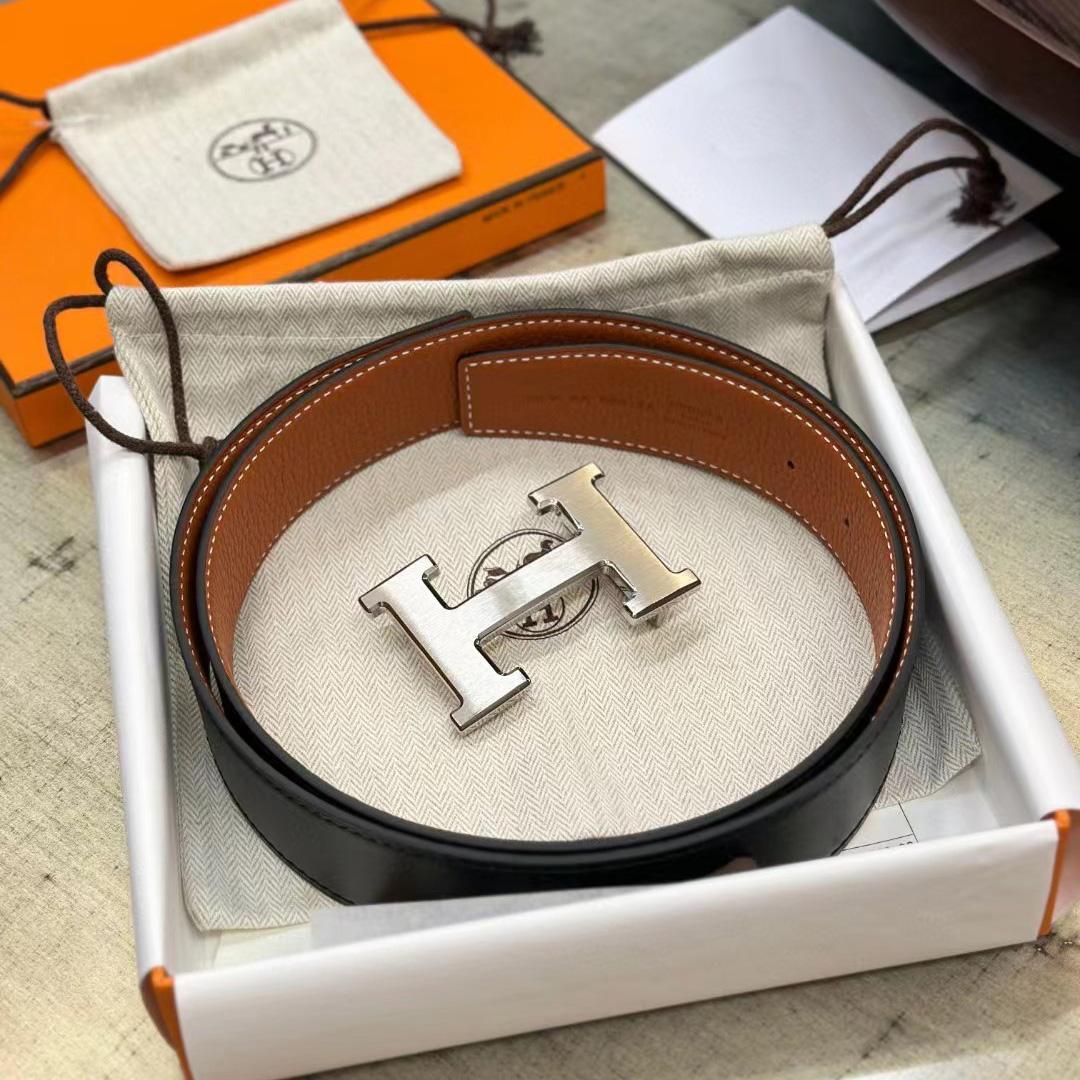 Hermes H-Gürtelschnalle und wendbares Lederarmband - EUR FASHION