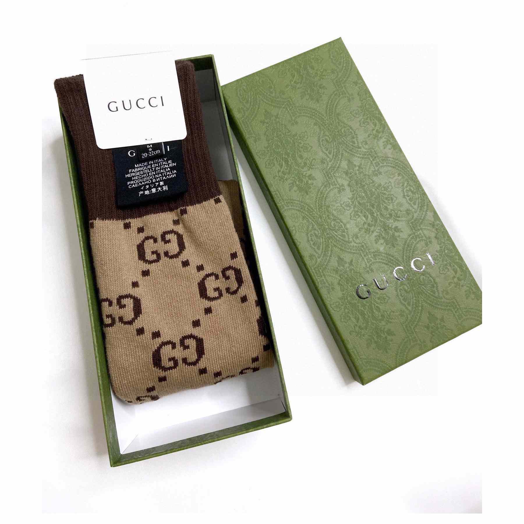 Gucci Socken aus Baumwollmischung mit GG-Muster - EUR FASHION