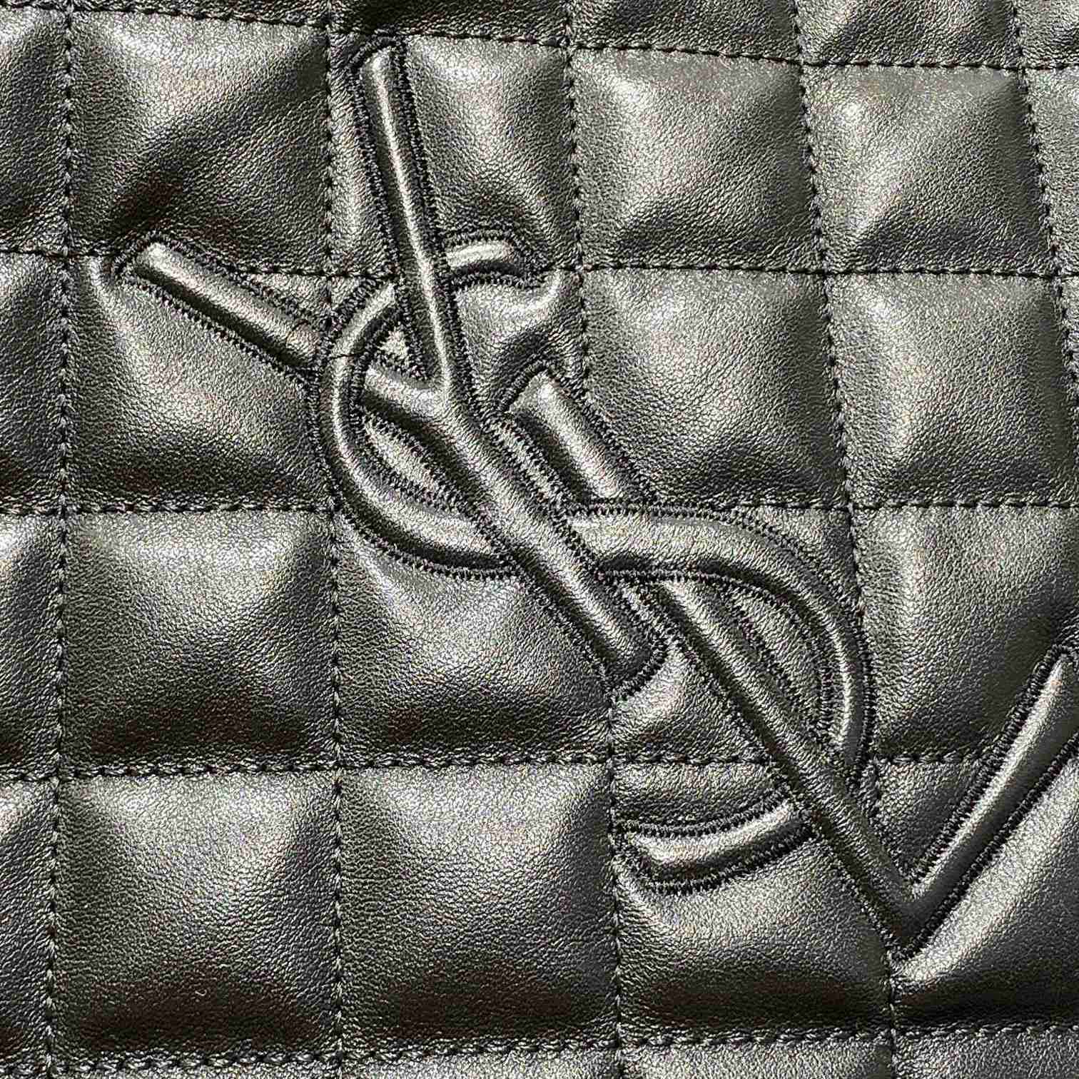 Saint Laurent Giant Reisetasche aus Leder (56 x 50 x 19 cm) - EUR FASHION