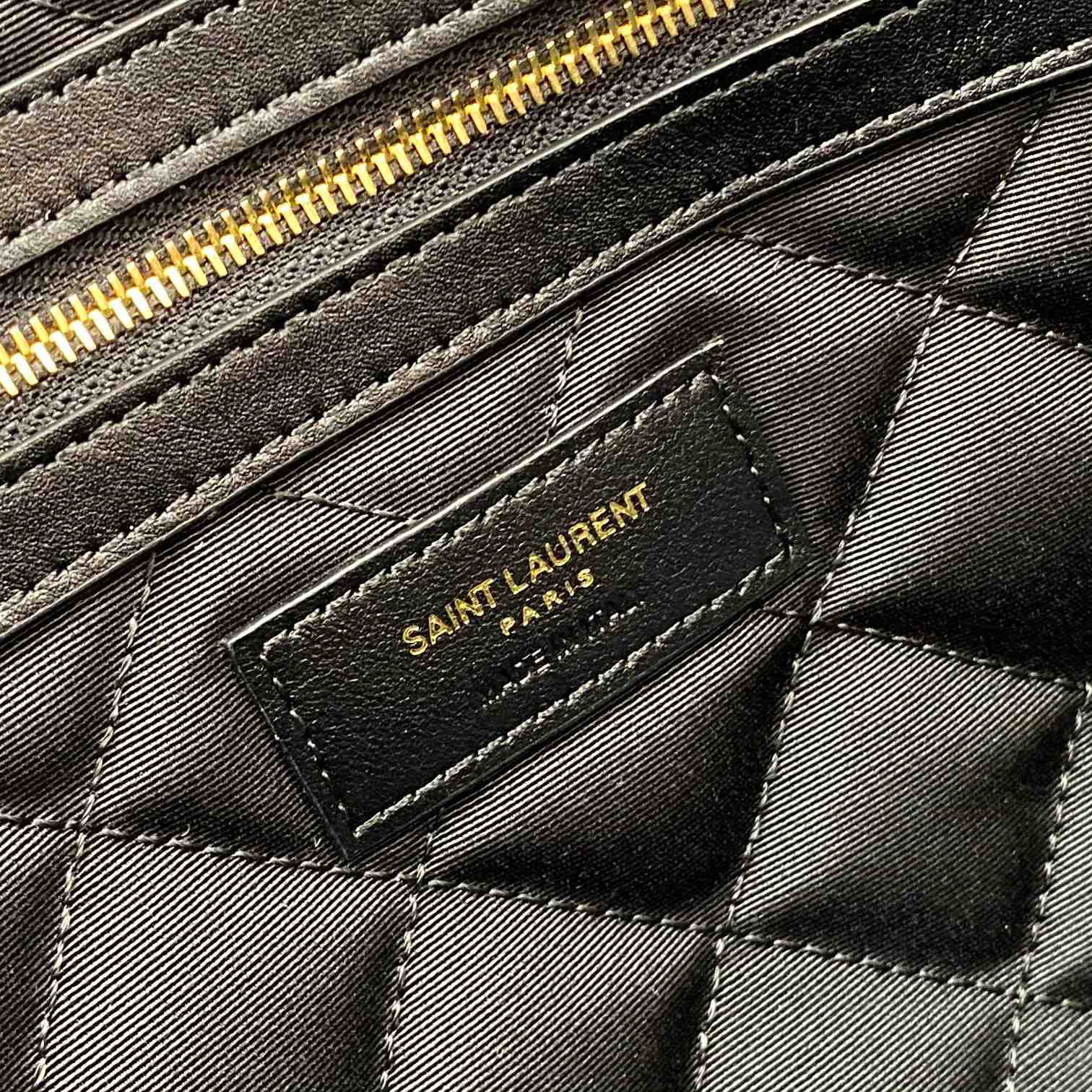 Saint Laurent Giant Reisetasche aus Leder (56 x 50 x 19 cm) - EUR FASHION