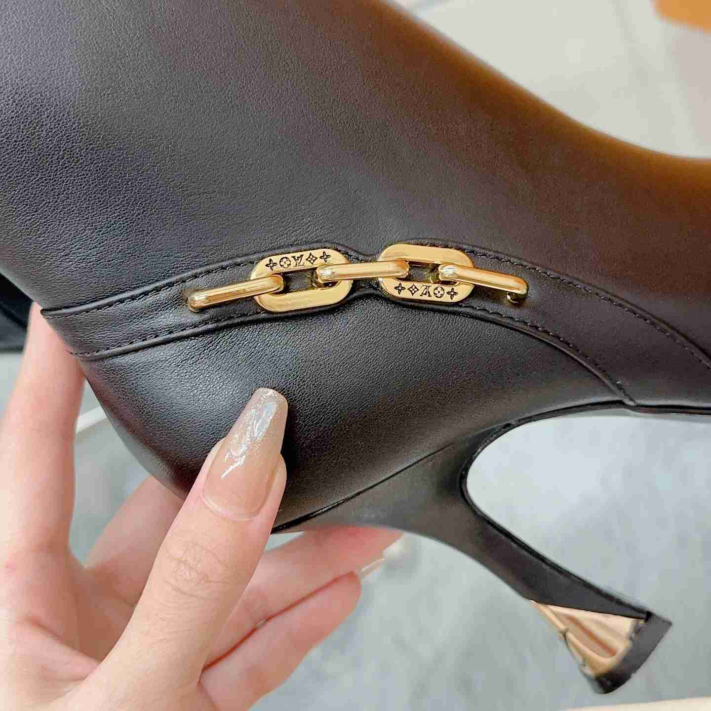 Louis Vuitton Glitzer-Stiefelette - EUR FASHION