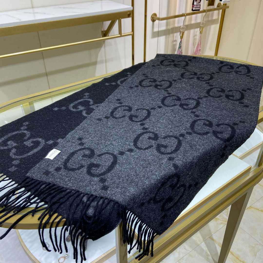 Gucci GG Cashmere Jacquard Scarf - EUR FASHION