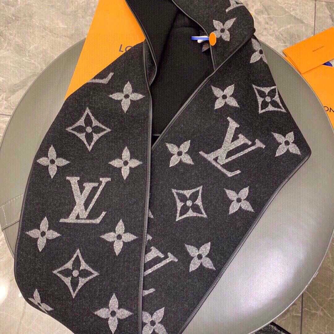 Louis Vuitton Fall For You Scarf - EUR FASHION