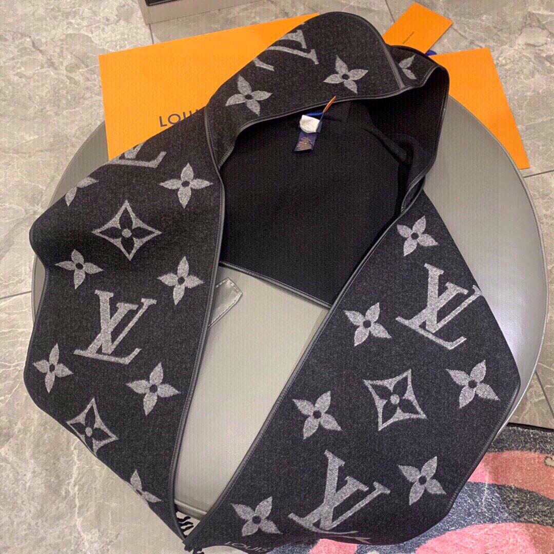 Louis Vuitton Fall For You Scarf - EUR FASHION