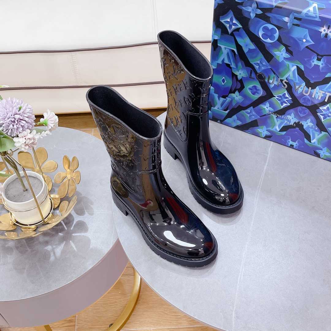 Louis Vuitton bringt flachen Halbstiefel auf den Markt - EUR FASHION