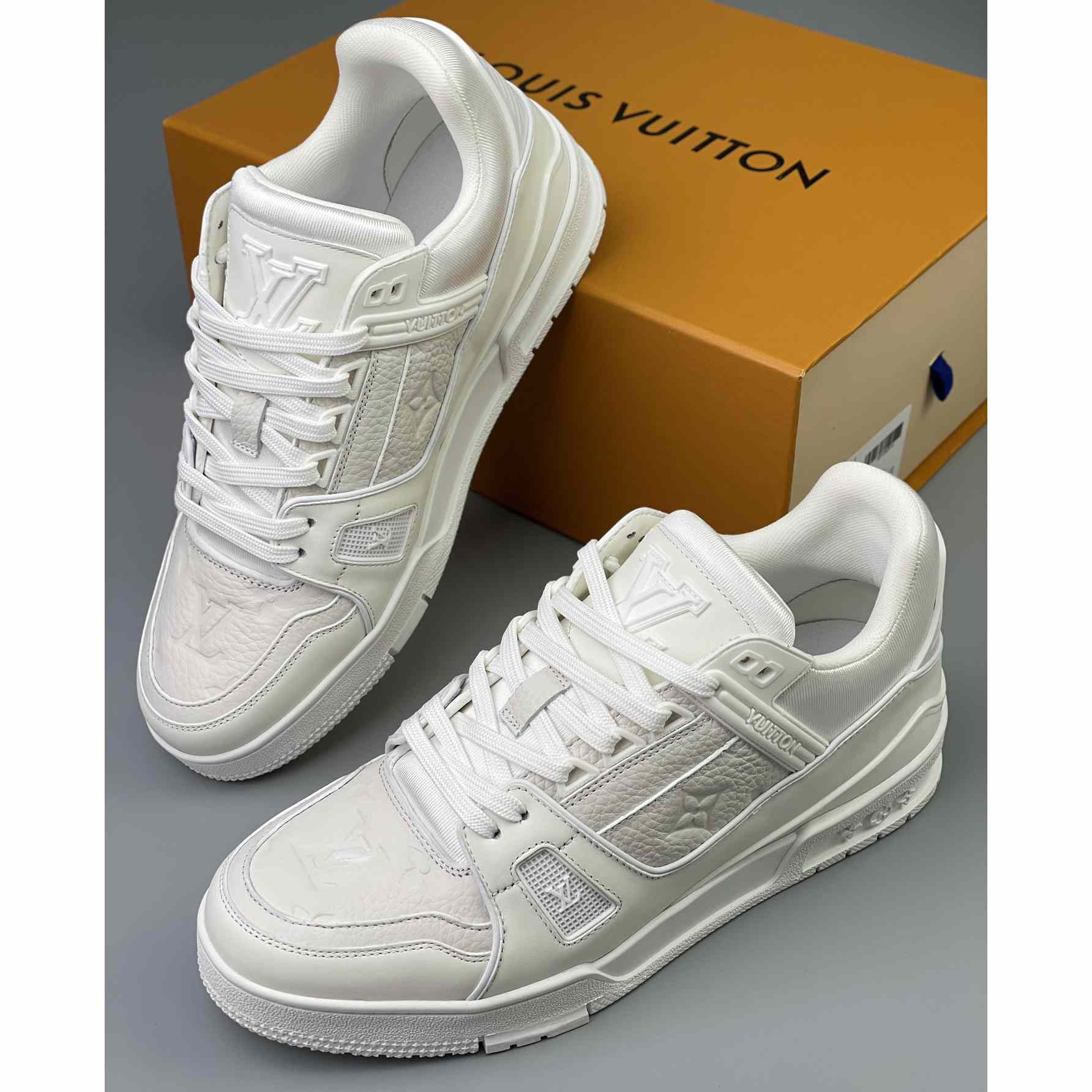 Louis Vuitton Trainer Sneaker (in britischer Größe) - EUR FASHION