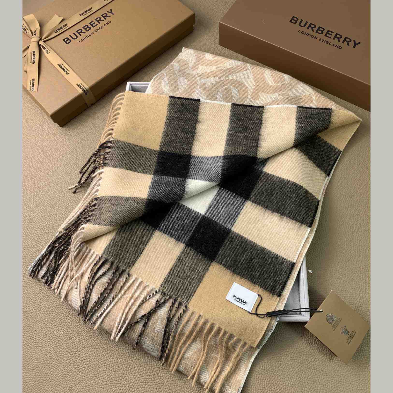 Burberry Check Cashmere Reversible Scarf - EUR FASHION