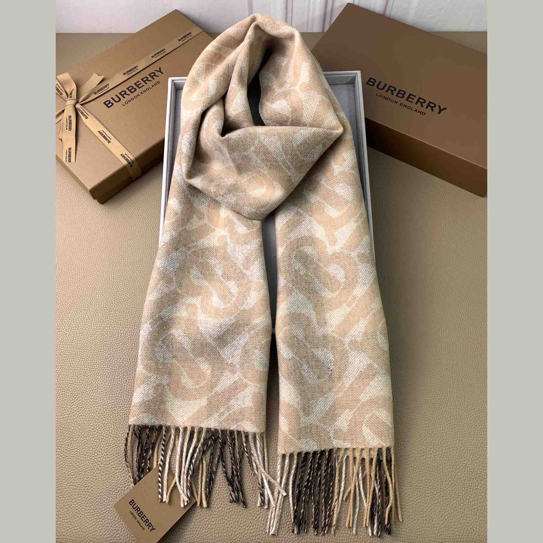 Burberry Check Cashmere Reversible Scarf - EUR FASHION