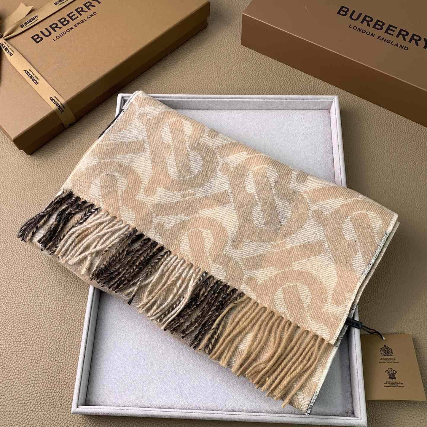 Burberry Check Cashmere Reversible Scarf - EUR FASHION