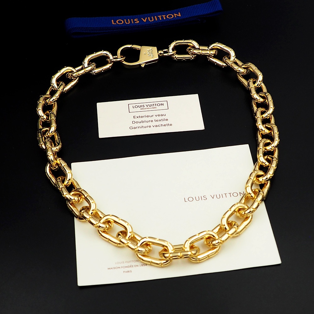 Louis Vuitto LV Kronenhalskette M01280<br>
 - EUR FASHION