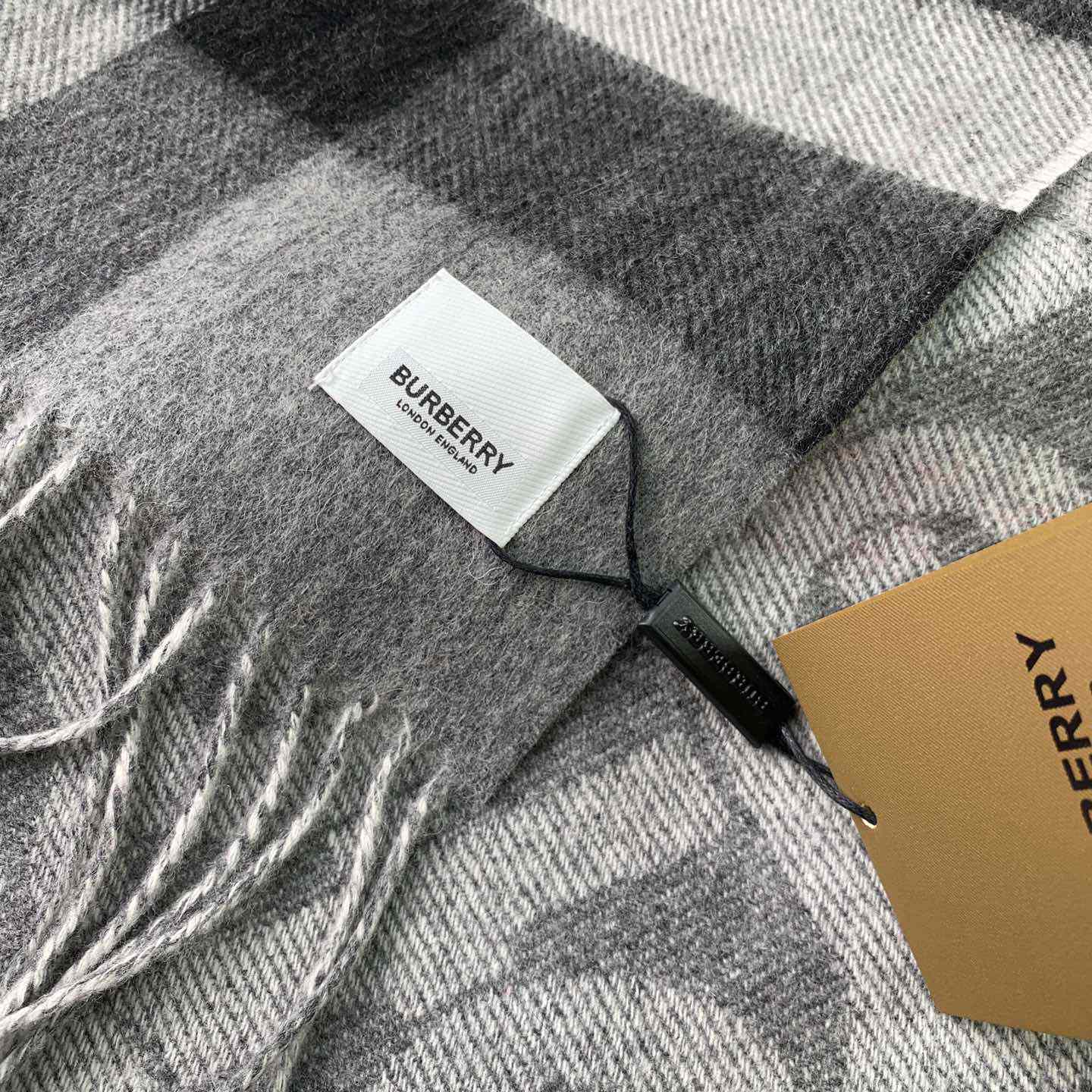 Burberry Check Cashmere Reversible Scarf - EUR FASHION