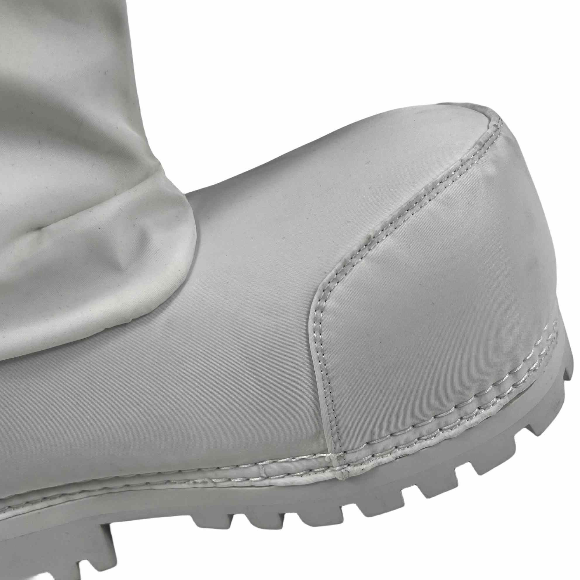 Balenciaga – Alaska – Niedriger Stiefel aus weißem Nylon<br>
 - EUR FASHION