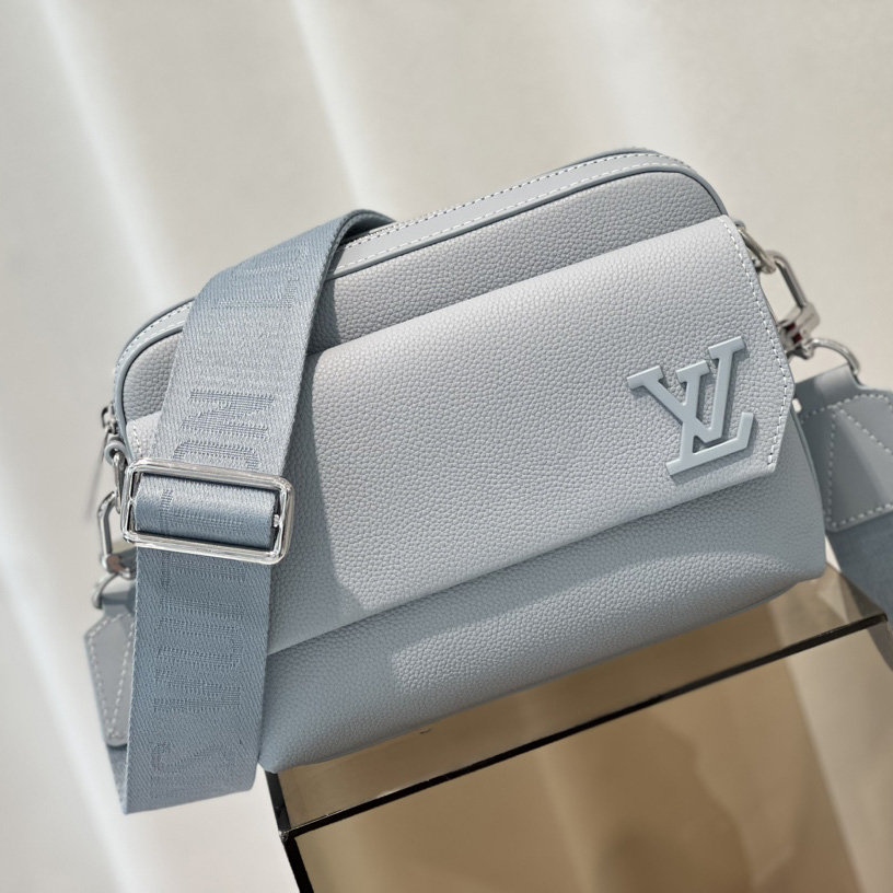 Louis Vuitton Fastline Messenger (23,5 x 18 x 7 cm) M23710<br>
 - EUR FASHION