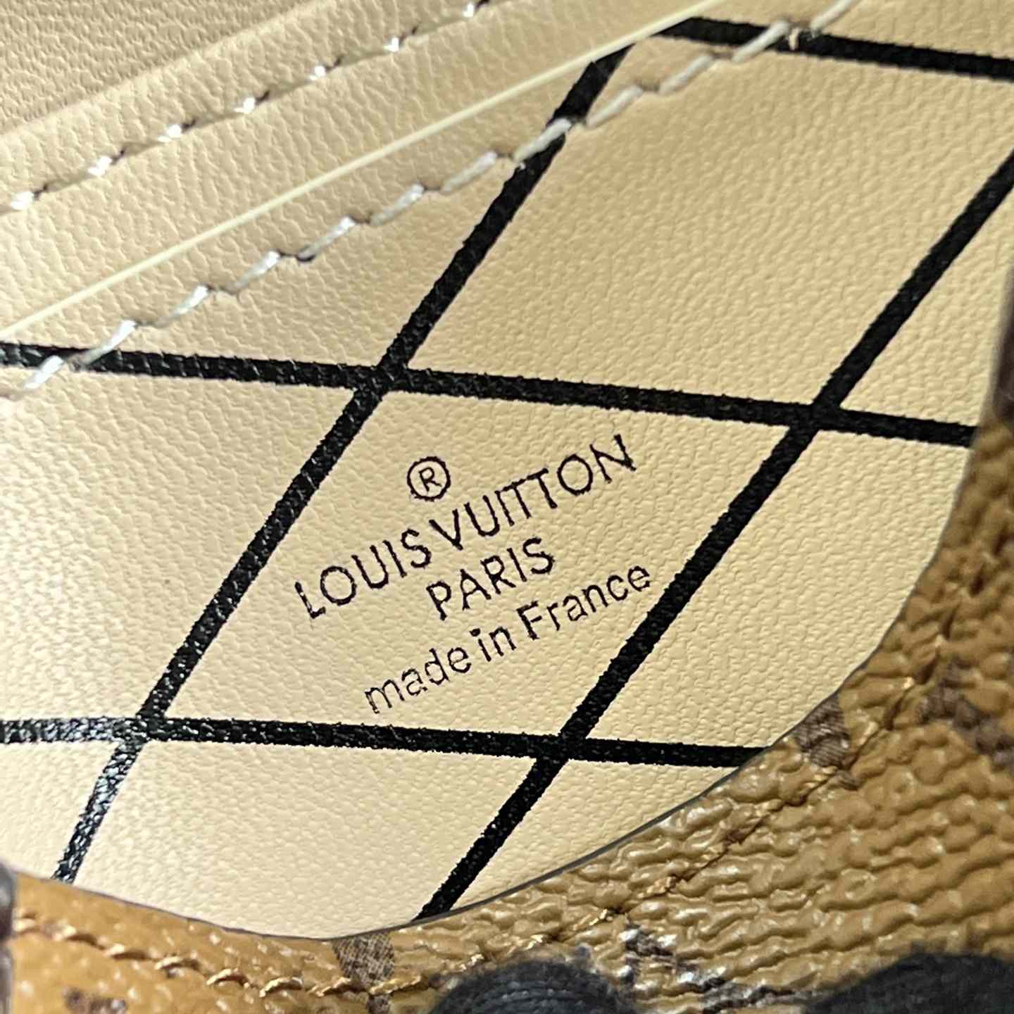 Louis Vuitton Essential Trunk 7,5 x 10,5 x 4 cm M68566<br>
 - EUR FASHION